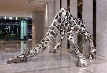 鏤空長頸鹿雕塑廠家 低頭長頸鹿雕塑