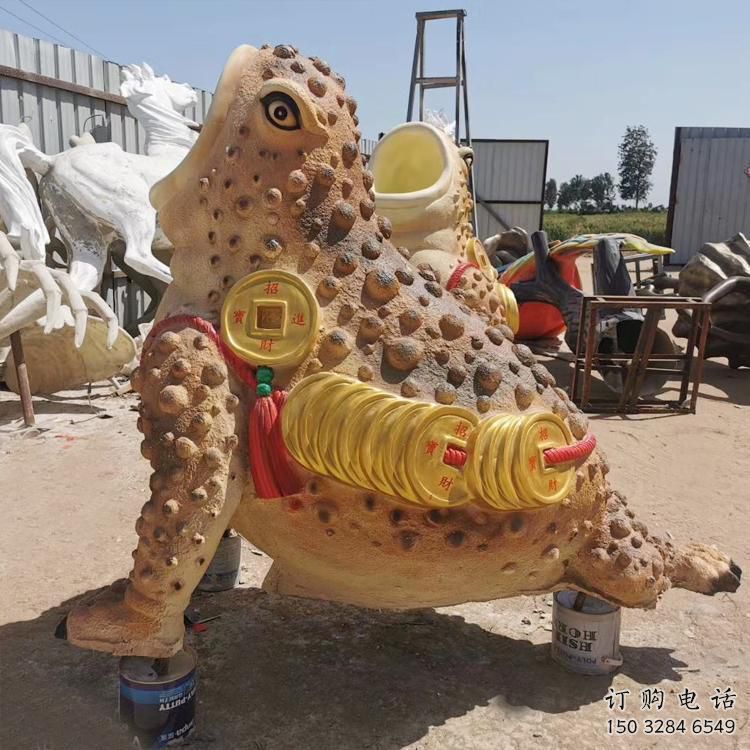 金蟾雕塑 彩繪動物擺件 園林不銹鋼金蟾雕塑廠家