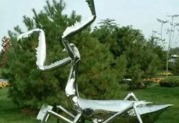 鏡面螳螂雕塑 草地鍛造擺件 戶外公園螳螂雕塑廠家