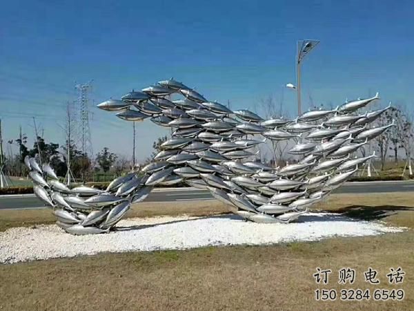 別墅區小魚雕塑廠家 卡通抽象小品 戶外大型小魚雕塑