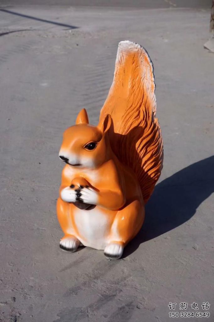 仿真松鼠雕塑廠家 大型彩繪擺件 公園噴漆松鼠雕塑