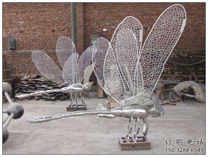 鏤空昆蟲雕塑廠家 現代抽象擺件 草地切面昆蟲雕塑