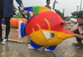 幼兒園魚兒雕塑廠家 卡通噴漆小品 戶外異形魚兒雕塑