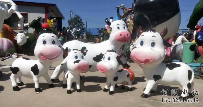 游樂(lè)場(chǎng)狗雕塑廠家 戶外彩繪擺件 住宅小區(qū)卡通狗雕塑