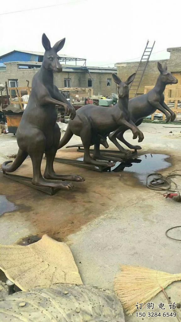 烤漆袋鼠雕塑廠家 戶外公園擺件 大型仿真袋鼠雕塑