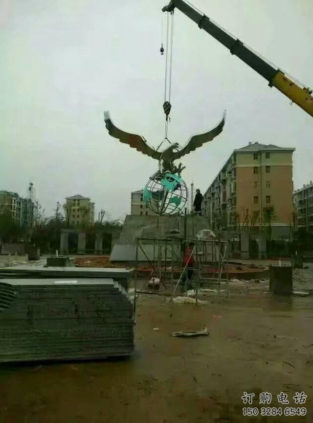 鏡面飛鷹雕塑廠家 現代抽象擺件 商場大型飛鷹雕塑