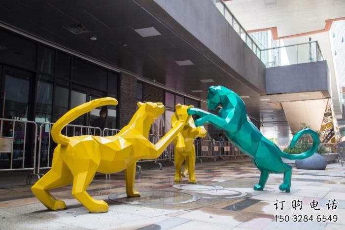戶外獵豹雕塑廠家 戶外賓館小品 酒店拉絲獵豹雕塑