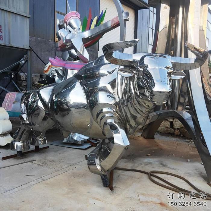 鑄造犀牛雕塑廠家 創(chuàng)意村口小品 街頭鏡面犀牛雕塑