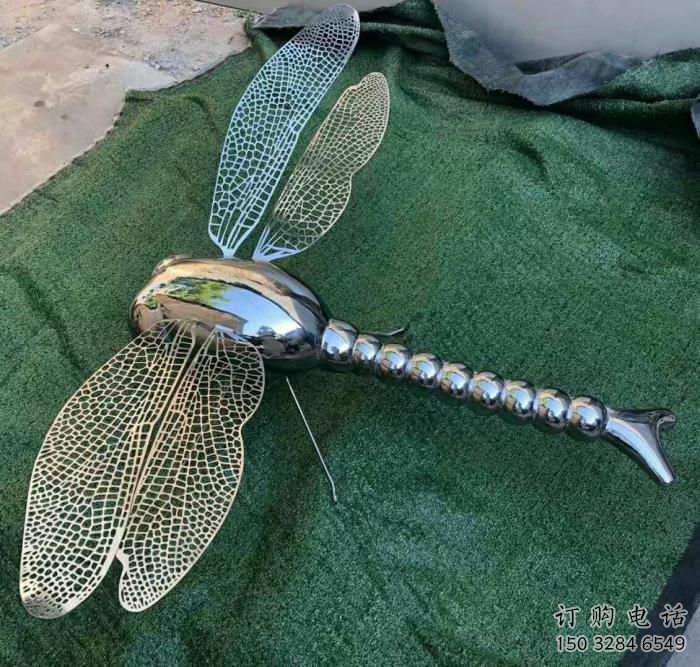 異形蜻蜓雕塑廠家 抽象異形擺件 酒店拉絲蜻蜓雕塑