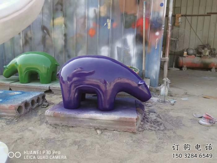 幼兒園狗熊雕塑廠家 卡通噴漆小品 室內(nèi)異形狗熊雕塑