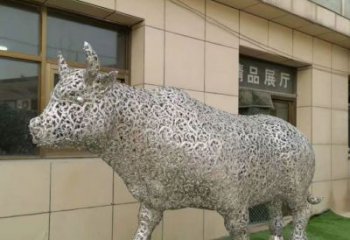 戶外鏤空牛雕塑廠家 卡通噴漆小品 游樂場(chǎng)異形鏤空牛雕塑