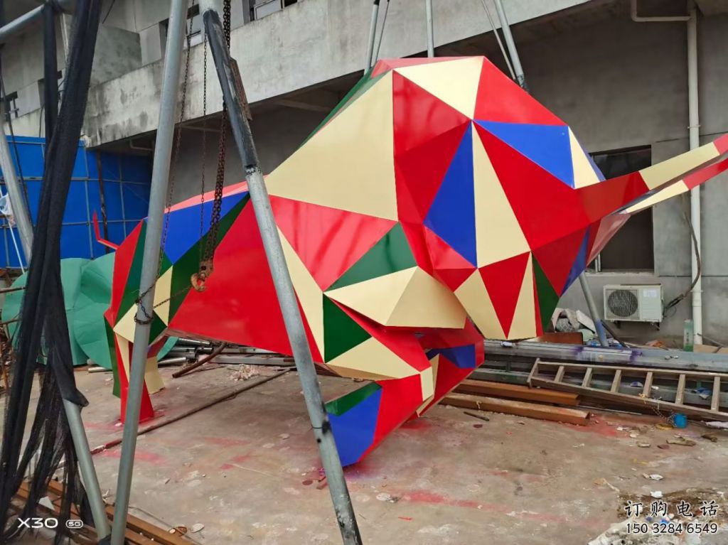 異形牛雕塑廠家 幾何切面擺件 酒店烤漆牛雕塑