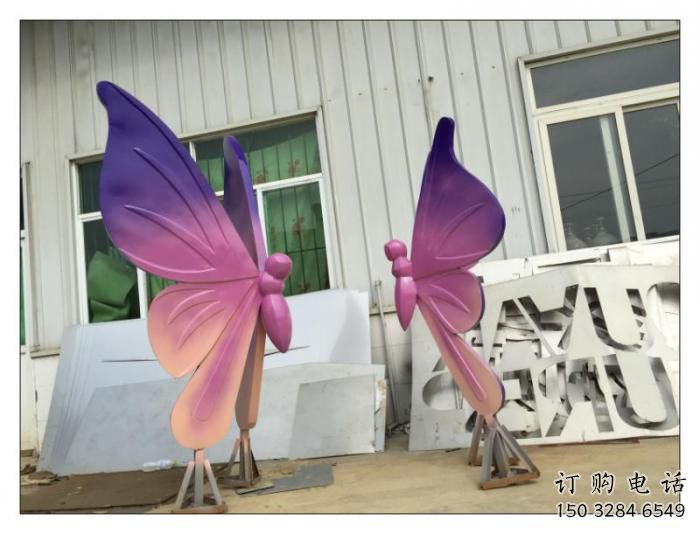 步行街彩蝶雕塑廠家 創意彩繪擺件 草地切面彩蝶雕塑