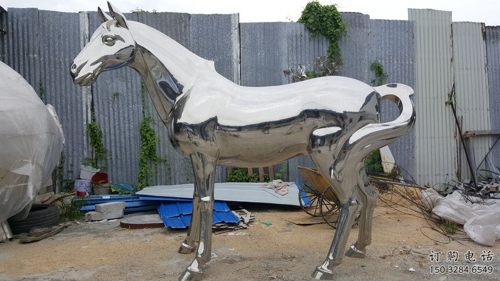 別墅區(qū)馬雕塑廠家 卡通創(chuàng)意小品 農(nóng)村現(xiàn)代馬雕塑