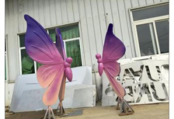 步行街彩蝶雕塑廠家 創意彩繪擺件 草地切面彩蝶雕塑