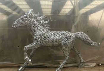街道馬雕塑廠家 創(chuàng)意村口小品 酒店鏤空馬雕塑