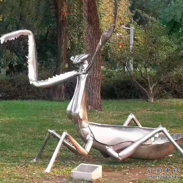 園林螳螂雕塑廠家 大型草地擺件 街道仿真螳螂雕塑