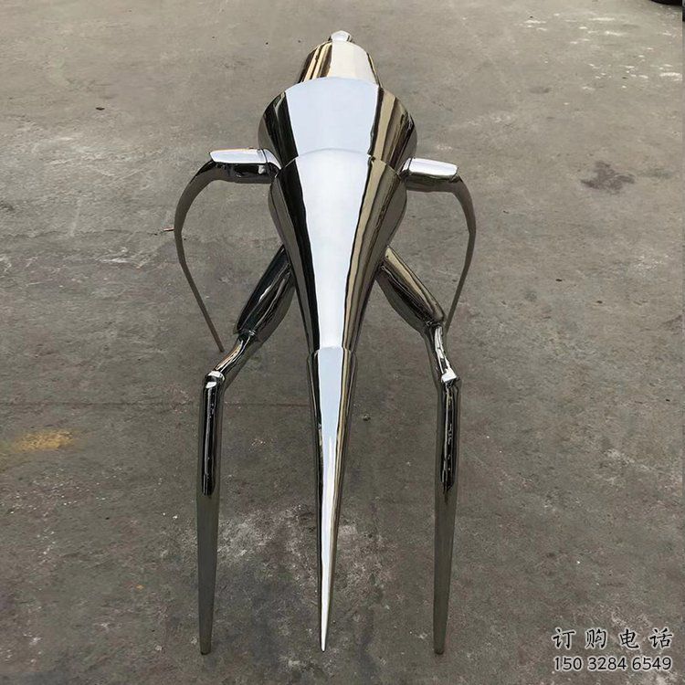 步行街螞蚱雕塑廠家 創意鏡面擺件 抽象切面螞蚱雕塑