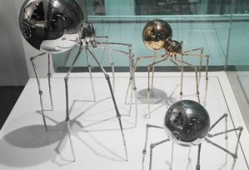 鏡面蜘蛛雕塑廠家 現(xiàn)代酒店擺件 別墅區(qū)異形蜘蛛雕塑