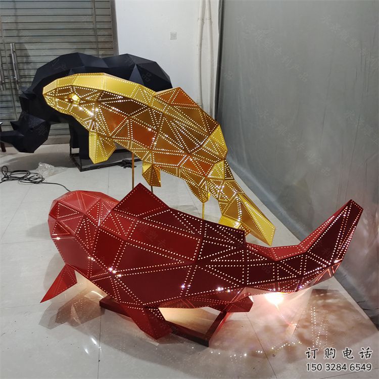 別墅金魚雕塑廠家 卡通噴漆小品 抽象鏤空金魚雕塑