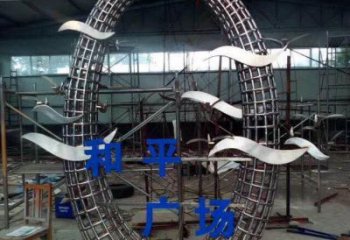 鏡面飛燕雕塑廠家 現(xiàn)代戶外擺件 游樂場異形飛燕雕塑