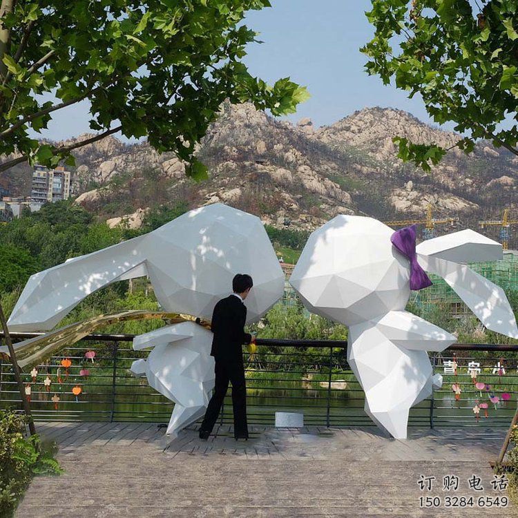 鏡面玉兔雕塑廠家 現代公園擺件 游樂場異形玉兔雕塑