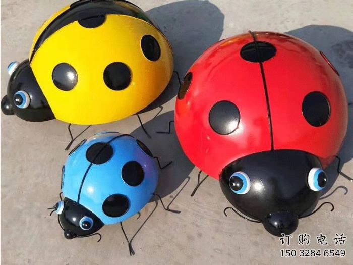 步行街瓢蟲雕塑廠家 戶外創(chuàng)意擺件 草地彩繪瓢蟲雕塑