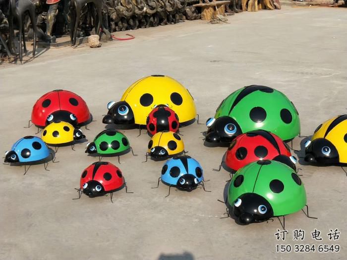 幼兒園甲殼蟲雕塑廠家 卡通噴漆小品 室內(nèi)異形甲殼蟲雕塑