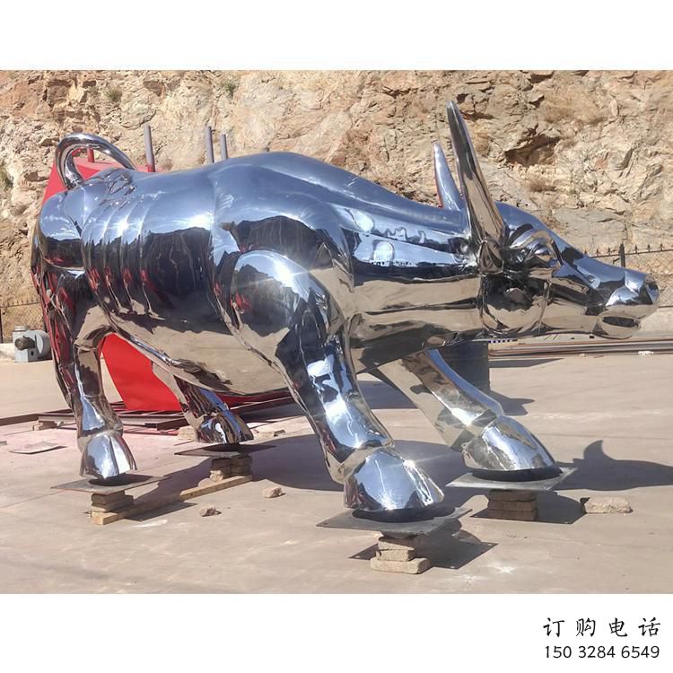 鍛造牛雕塑廠家 卡通鏡面擺件 廣場現代牛雕塑