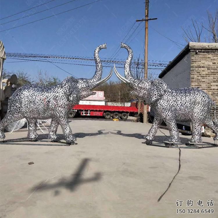 幾何牛雕塑廠家 中式室內(nèi)擺件 草地鏤空牛雕塑