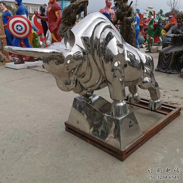 園林牛雕塑廠家 大型鏡面擺件 街道仿真牛雕塑