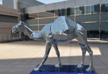 仿真駱駝雕塑廠家 戶外創(chuàng)意擺件 戶外大型駱駝雕塑