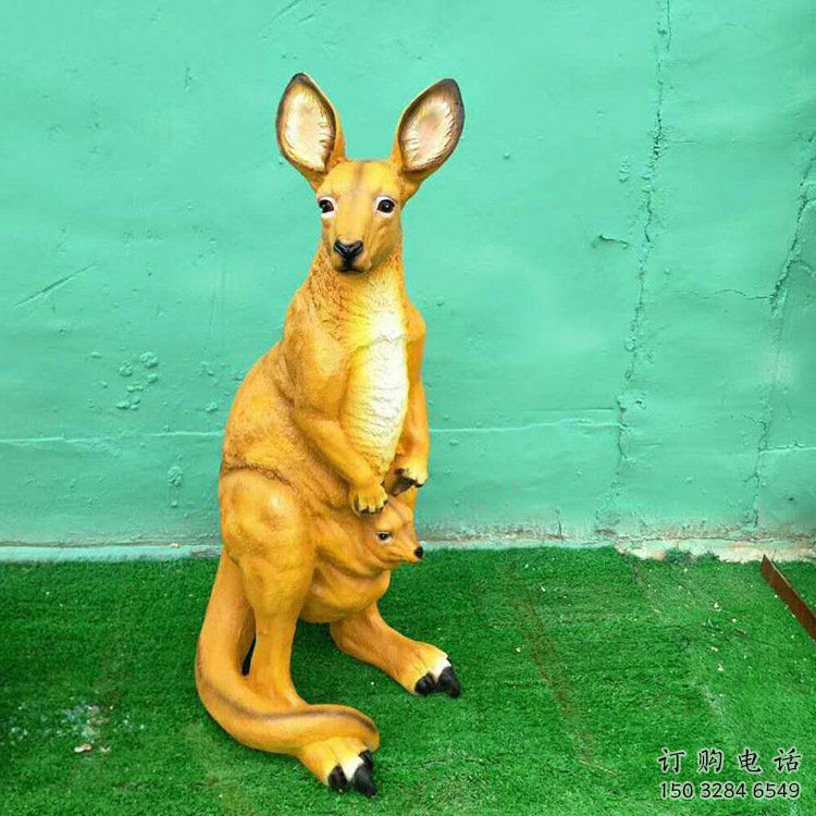 噴漆袋鼠雕塑廠家 卡通廣場(chǎng)小品 草地仿真袋鼠雕塑
