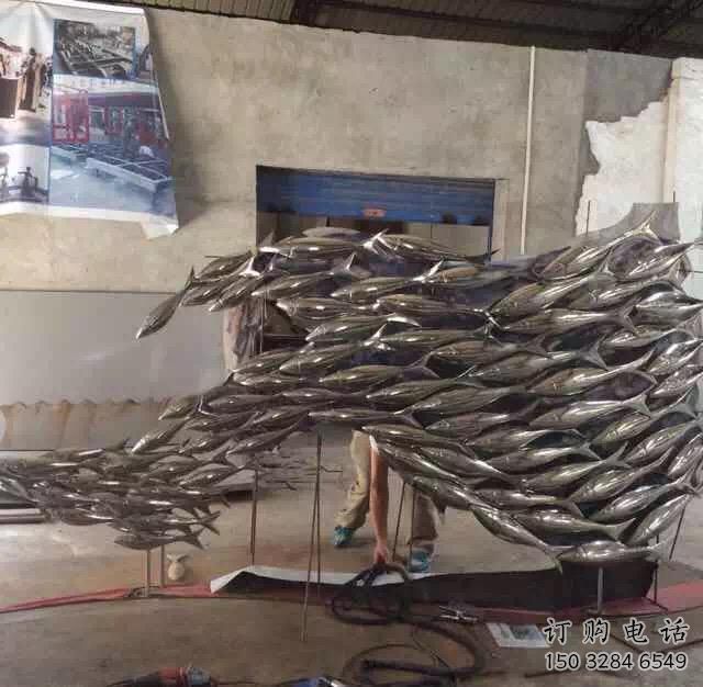 現代麥穗魚雕塑廠家 大型創意擺件 步行街異形麥穗魚雕塑