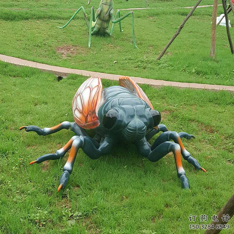 彩繪蟈蟈雕塑廠家 卡通噴漆小品 草地仿真蟈蟈雕塑