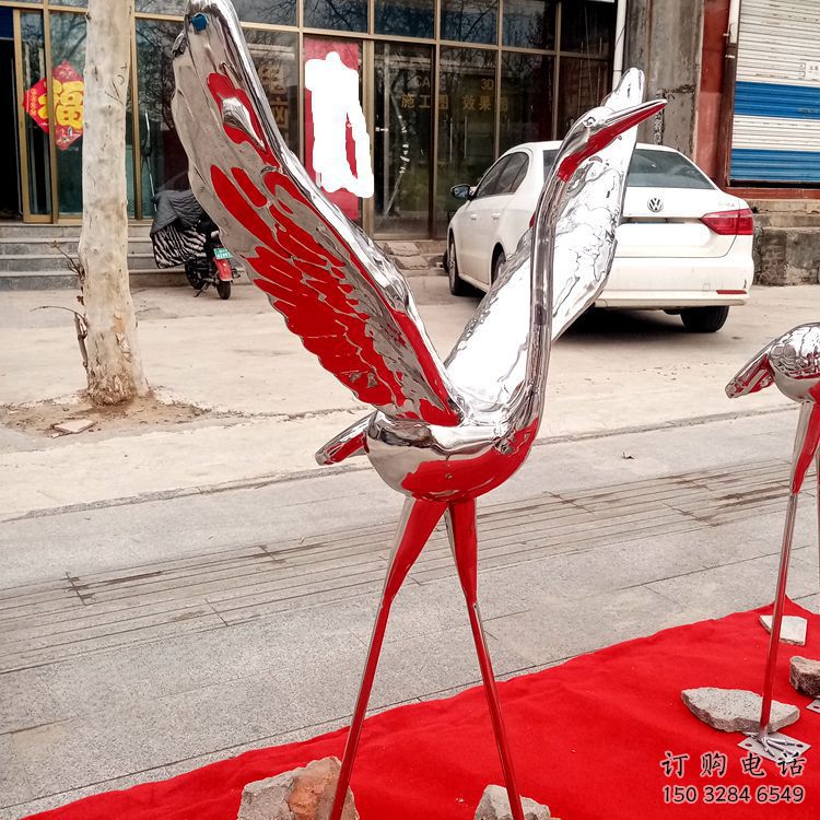 鏡面白鶴雕塑廠家 大型現(xiàn)代擺件 風(fēng)景區(qū)仿真白鶴雕塑