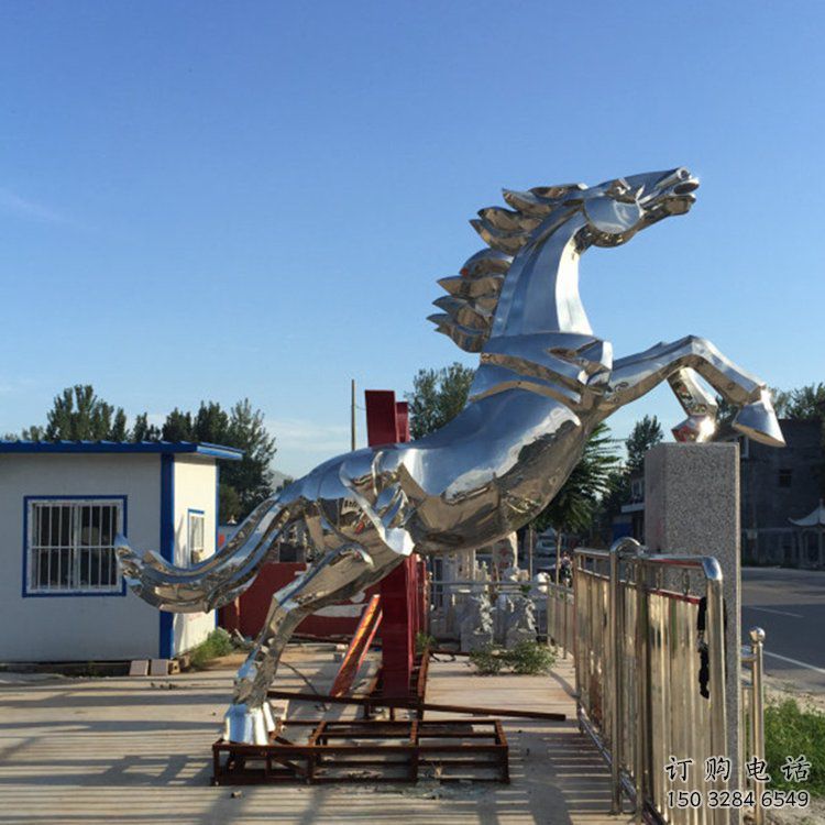 鏡面奔馬雕塑廠家 現(xiàn)代戶外擺件 游樂(lè)場(chǎng)異形奔馬雕塑