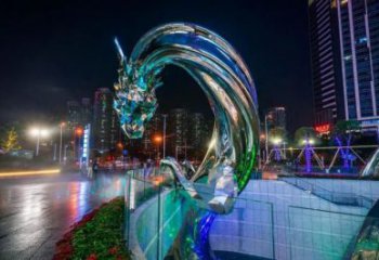 步行街水龍雕塑廠(chǎng)家 創(chuàng)意鋼管擺件 草地切面水龍雕塑