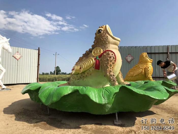 風景區金蟾雕塑廠家 中式戶外擺件 大型仿古金蟾雕塑