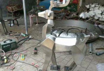 街道小鹿雕塑廠家 創意村口小品 酒店拉絲小鹿雕塑