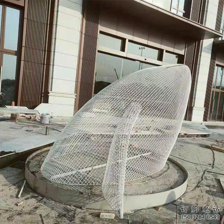 鏤空鯨魚雕塑廠家 現代抽象擺件 戶外切面鯨魚雕塑