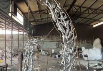 鋼管魚群雕塑廠家 創(chuàng)意鋼管擺件 公園噴漆魚群雕塑