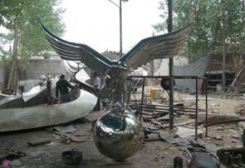 大門(mén)口老鷹雕塑廠家 歐式賓館擺件 現(xiàn)代鏡面老鷹雕塑