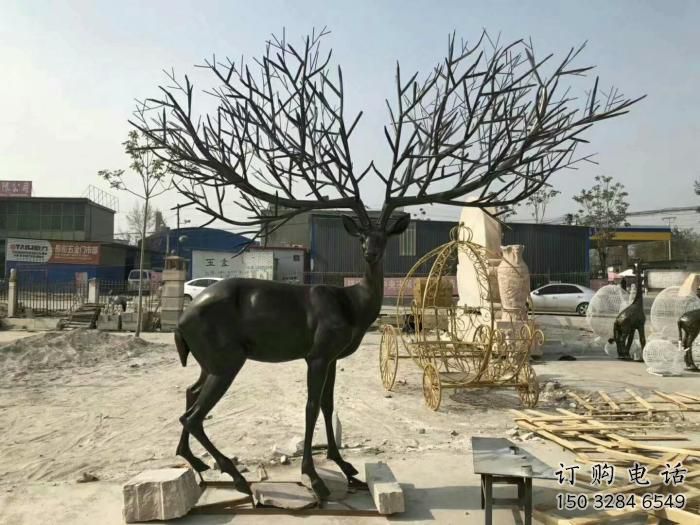 草地麋鹿雕塑廠家 烤漆異形小品 戶外異形麋鹿雕塑