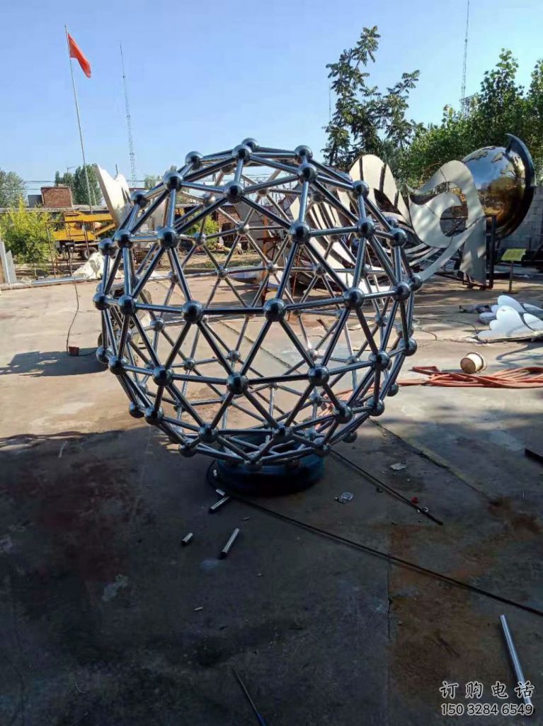 鏡面圓球雕塑廠家 大型現代擺件 鏤空不銹鋼圓球雕塑