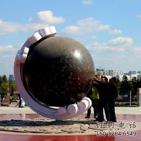 戶外地球雕塑廠家 公園廣場小品 鍛造不銹鋼地球雕塑