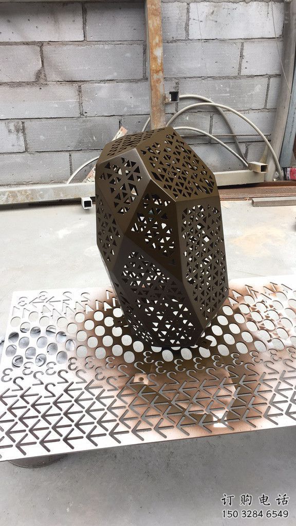 庭院石塊雕塑廠(chǎng)家 草地小品 鍛造不銹鋼石塊雕塑