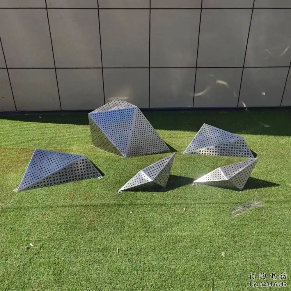 鏡面石頭雕塑廠家 烤漆大型擺件 戶外不銹鋼石頭雕塑