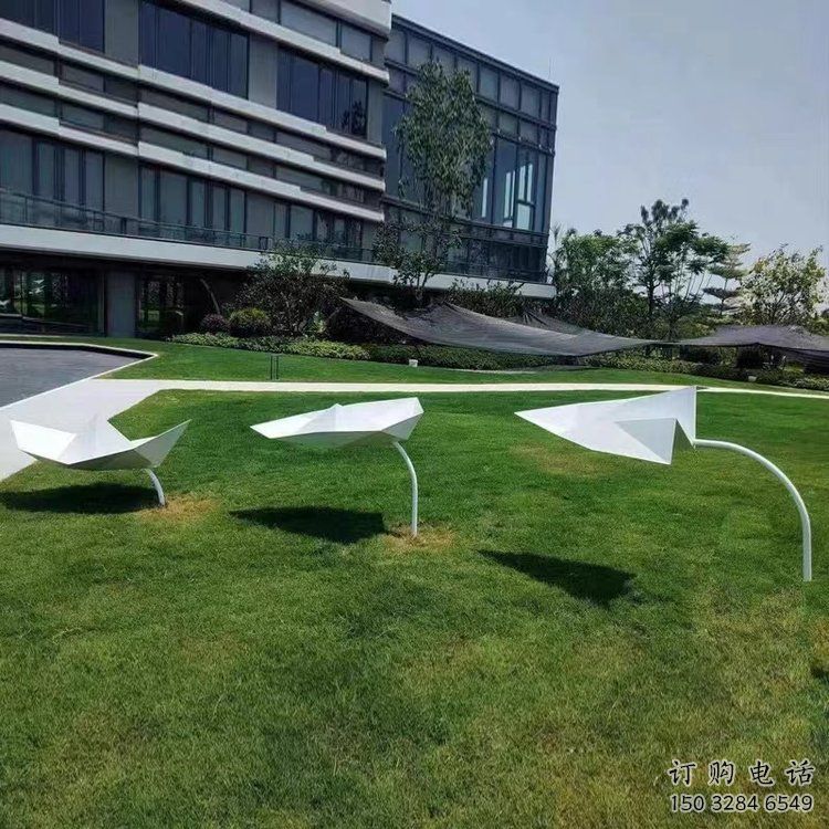 游樂場飛機雕塑廠家 戶外擺件 噴漆不銹鋼飛機雕塑