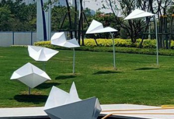 廣場小船雕塑廠家 創意小品 歐式不銹鋼小船雕塑生產